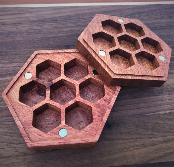 The Wayfinder (6 Sided) - Rosewood - The Dice Viking - Dice Vessel